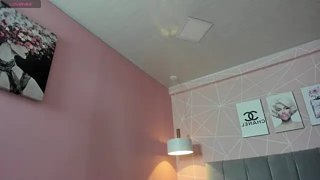 dolly zoe online show from 10-18-25, 10:10