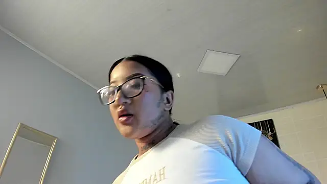 ayshel   online show from 01-21-25, 03:59