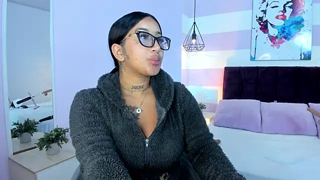 ayshel   online show from 03-15-25, 04:46