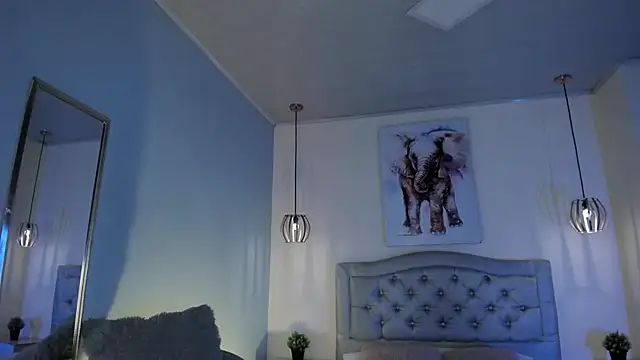 ayshel   online show from 10-28-25, 08:44