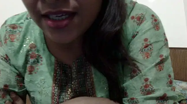 Snapshot of shekira99 chatting on 03-18-25, 02:37 shekira99 online show from 03-18-25, 02:37