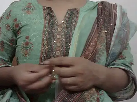 Snapshot of shekira99 chatting on 11-12-25, 03:01 shekira99 online show from 11-12-25, 03:01