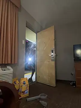 Snapshot of Stressreliever82 chatting on 04-09-26, 02:22 Stressreliever82 online show from 04-09-26, 02:22