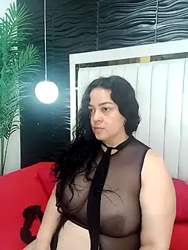 Snapshot of lucia_vonne_ chatting on 01-14-25, 11:10 lucia vonne online show from 01-14-25, 11:10