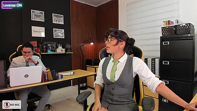 Snapshot of Office_Naughty_Girl chatting on 03-18-25, 04:59 Office Naughty Girl online show from 03-18-25, 04:59