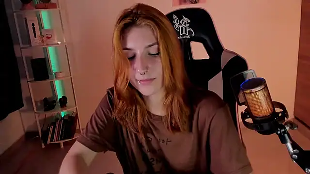 Snapshot of Dakotaa_ chatting on 12-16-24, 07:48 Dakotaa online show from 12-16-24, 07:48