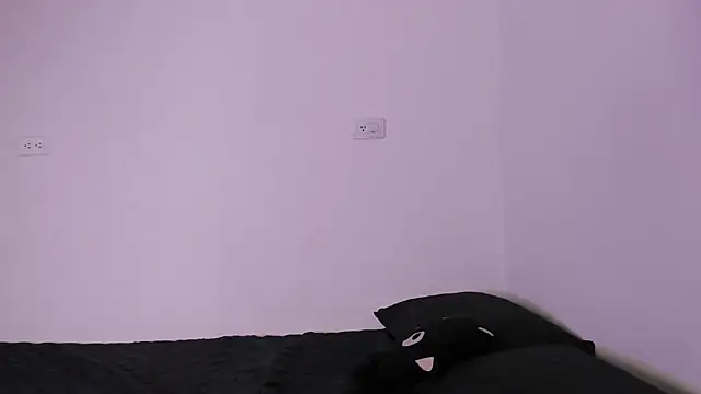yungelitamor  online show from 12-17-24, 11:39