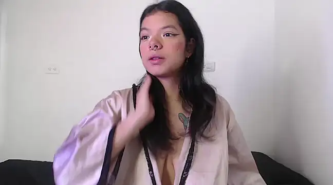yungelitamor  online show from 01-08-25, 05:05