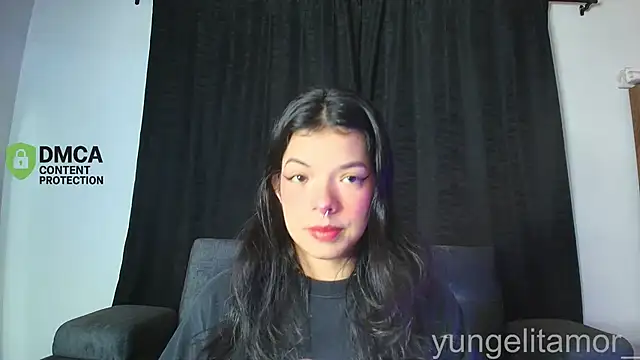 yungelitamor  online show from 11-17-25, 05:02