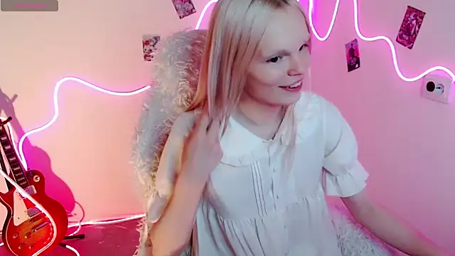 Emily Nyaffee online show from 09-10-25, 05:24