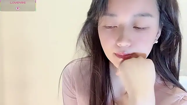 A-xena online show from 12-19-25, 03:02