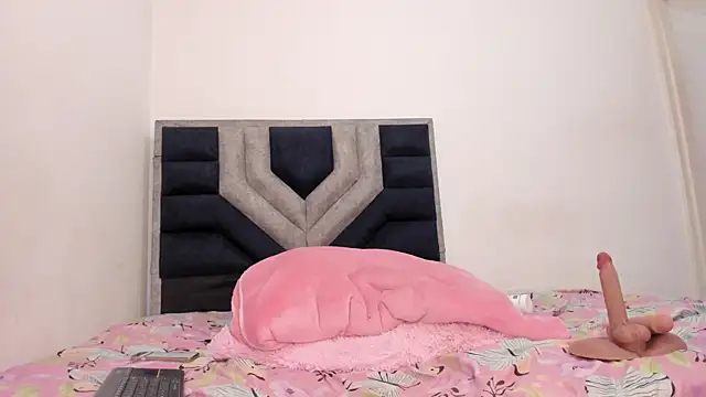 Snapshot of TiiffanyEvans1 chatting on 02-14-26, 03:53 TiiffanyEvans1 online show from 02-14-26, 03:53