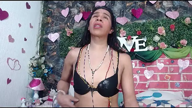 Snapshot of DesireDirtyTS__ chatting on 02-21-26, 10:44 DesireDirtyTS online show from 02-21-26, 10:44