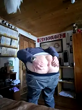 Snapshot of Chris8149 chatting on 02-20-25, 01:30 Chris8149 online show from 02-20-25, 01:30