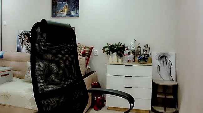 Snapshot of EveLove33 chatting on 02-21-25, 05:09 EveLove33 online show from 02-21-25, 05:09