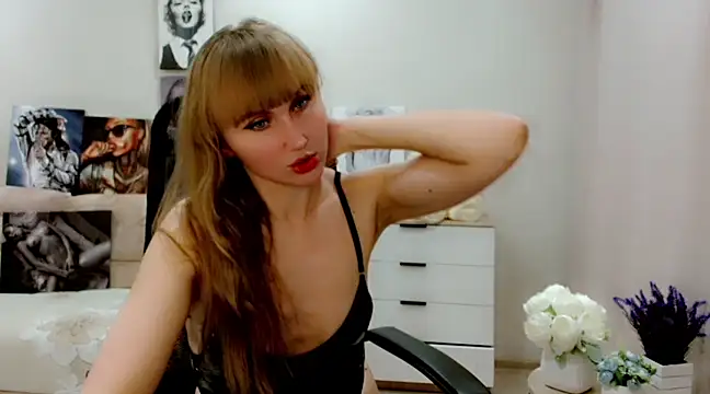 Snapshot of EveLove33 chatting on 03-15-25, 05:15 EveLove33 online show from 03-15-25, 05:15