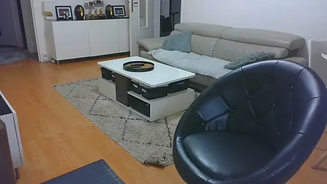 Snapshot of sarametisse26 chatting on 10-06-25, 06:11 sarametisse26 online show from 10-06-25, 06:11