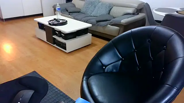 sarametisse26 online show from 12-17-25, 07:14