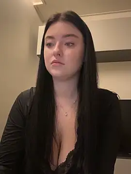 Snapshot of Angela_Fosterr chatting on 10-28-25, 01:58 Angela Fosterr online show from 10-28-25, 01:58