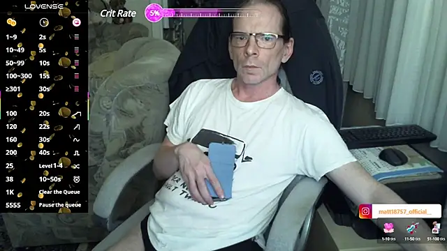 Snapshot of living_manors_2 chatting on 01-28-25, 11:28 living manors 2 online show from 01-28-25, 11:28