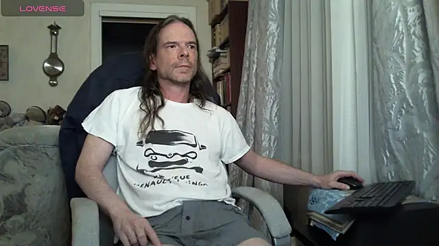 Snapshot of living_manors_2 chatting on 03-05-25, 09:15 living manors 2 online show from 03-05-25, 09:15