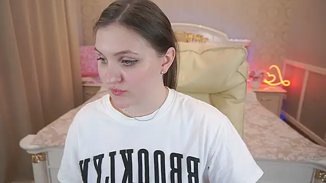 EmmyCharmm online show from 12-02-24, 12:51