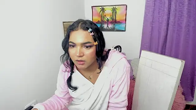 Snapshot of Andrys_ chatting on 10-17-25, 09:01 Andrys online show from 10-17-25, 09:01