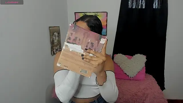 Snapshot of Andrys_ chatting on 11-07-25, 09:59 Andrys online show from 11-07-25, 09:59