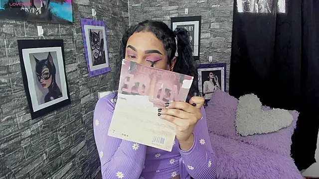 Snapshot of Andrys_ chatting on 11-12-25, 07:57 Andrys online show from 11-12-25, 07:57