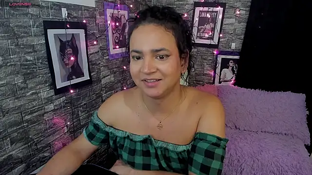 Snapshot of Andrys_ chatting on 12-04-25, 02:54 Andrys online show from 12-04-25, 02:54