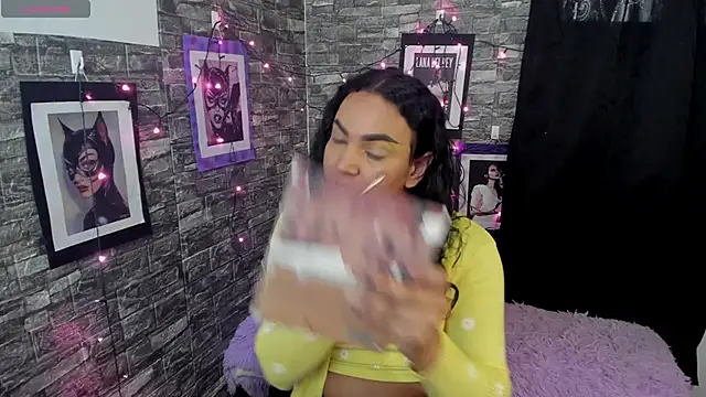 Snapshot of Andrys_ chatting on 12-05-25, 08:49 Andrys online show from 12-05-25, 08:49