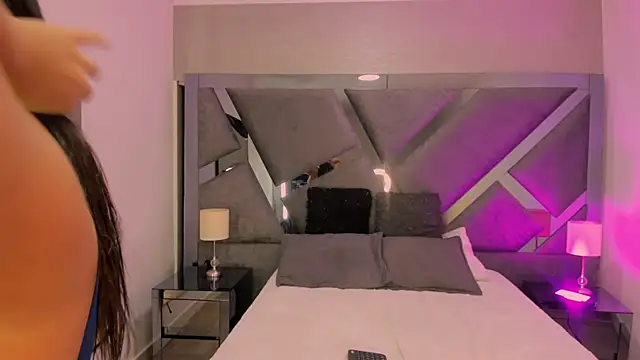 JulietaHazze online show from 10-21-25, 03:40