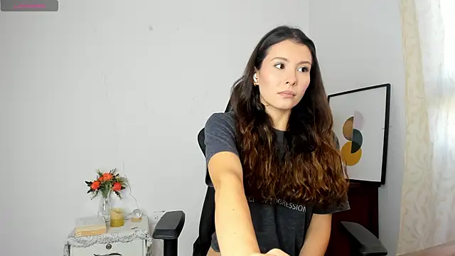 Snapshot of amara_falcon chatting on 11-06-25, 01:12 amara falcon online show from 11-06-25, 01:12