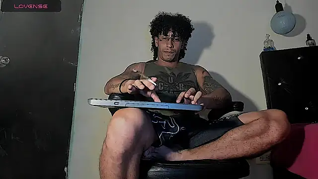 FuckHardlove online show from 11-25-25, 02:00