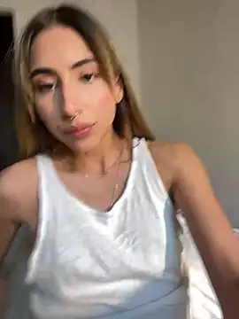 Ameellie online show from 12-17-24, 06:53