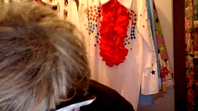 Snapshot of Sigorius chatting on 01-06-25, 12:48 Sigorius online show from 01-06-25, 12:48