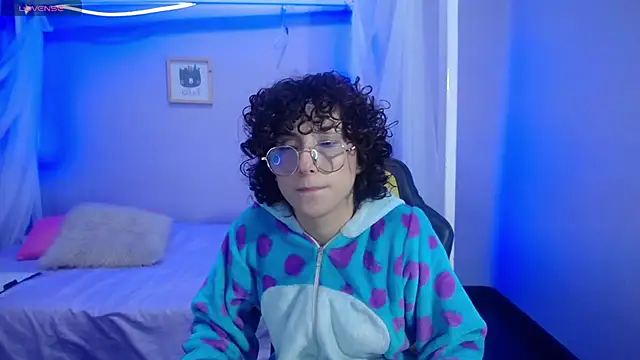 little  amy  online show from 12-21-24, 08:54