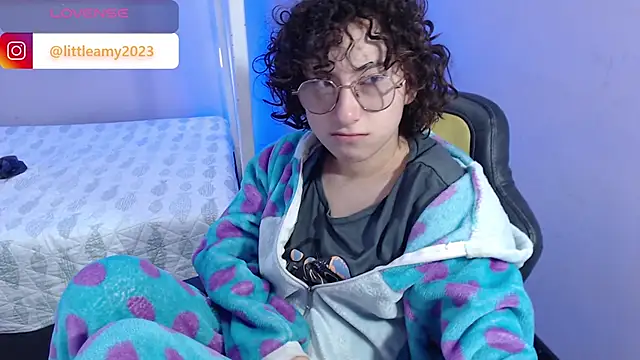 little  amy  online show from 01-22-25, 09:02