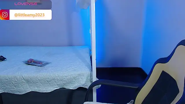 little  amy  online show from 01-30-25, 08:21