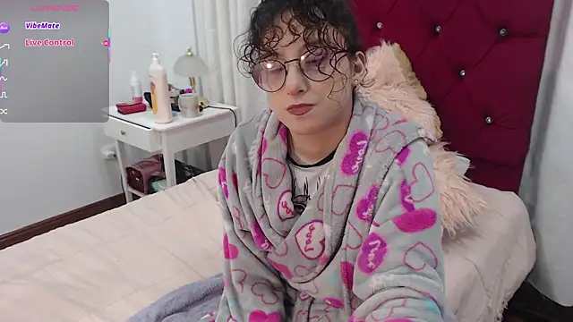 little  amy  online show from 10-11-25, 08:29