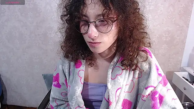 little  amy  online show from 11-19-25, 07:41