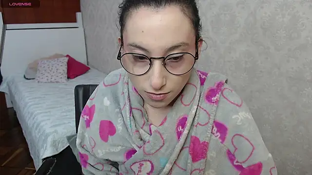 little  amy  online show from 11-21-25, 08:29