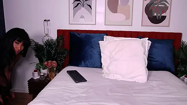 ShanialaFrancaise online show from 11-05-25, 01:33