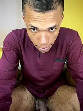 MoiseXxx 777 online show from 10-02-25, 06:42