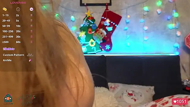 Snapshot of Vikki_White chatting on 12-26-24, 01:40 Vikki White online show from 12-26-24, 01:40