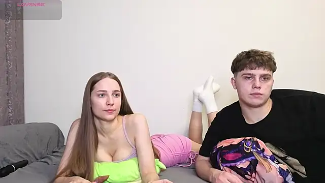 Snapshot of Emily_and_Ilumi chatting on 10-23-25, 05:12 Emily and Ilumi online show from 10-23-25, 05:12