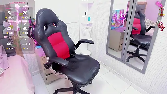 Snapshot of MILEY_JOAS2 chatting on 10-29-25, 08:21 MILEY JOAS2 online show from 10-29-25, 08:21