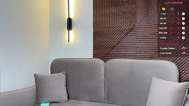 Snapshot of MonikaBos chatting on 12-02-25, 09:43 MonikaBos online show from 12-02-25, 09:43