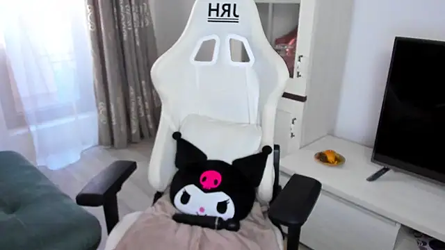 EveEvian online show from 02-25-25, 03:38