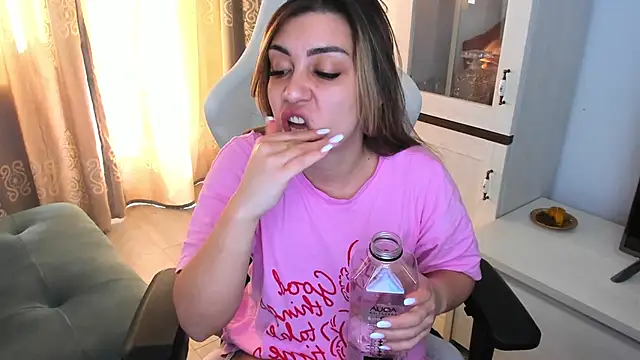 EveEvian online show from 03-07-25, 01:18